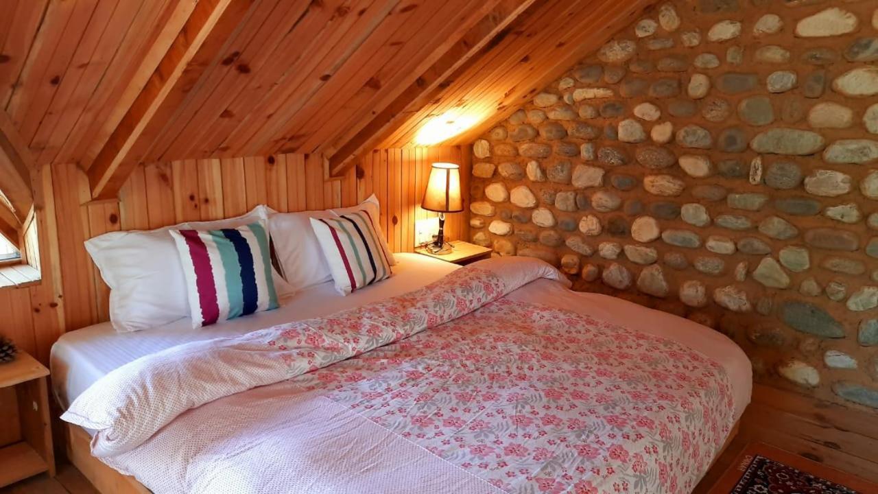 Ishan Log Huts-A Boutique Home Stay Banjār Zewnętrze zdjęcie