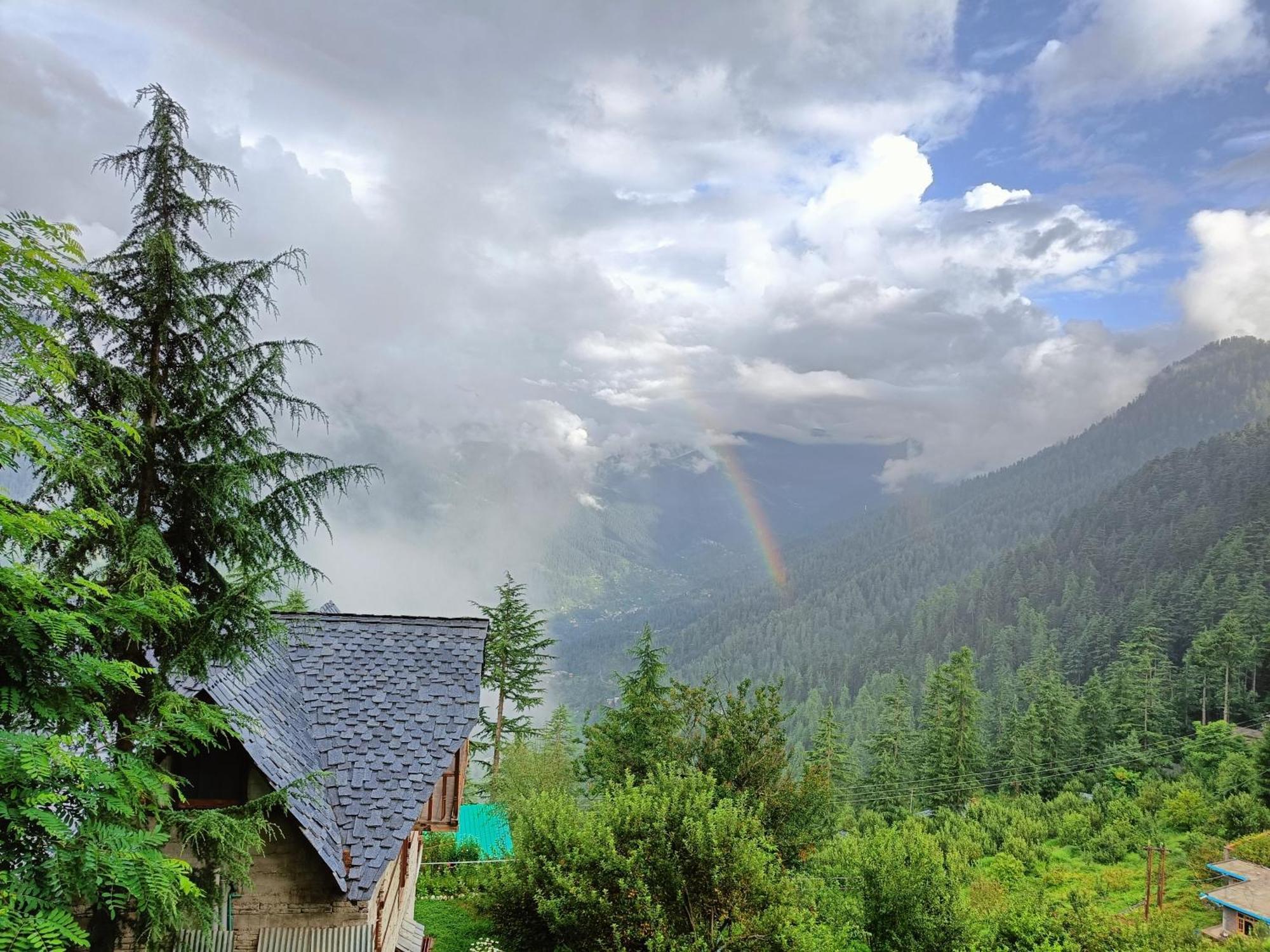 Ishan Log Huts-A Boutique Home Stay Banjār Zewnętrze zdjęcie