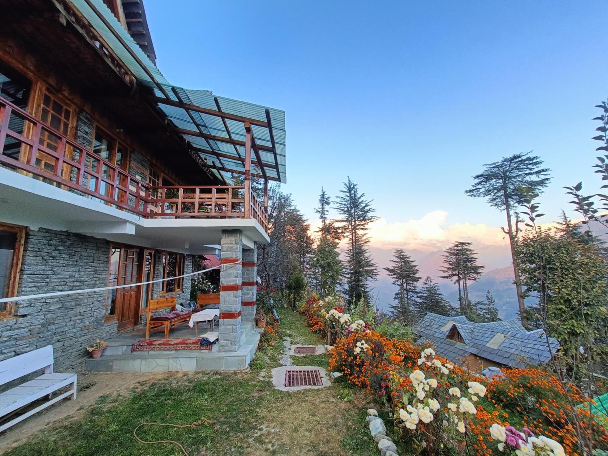 Ishan Log Huts-A Boutique Home Stay Banjār Zewnętrze zdjęcie