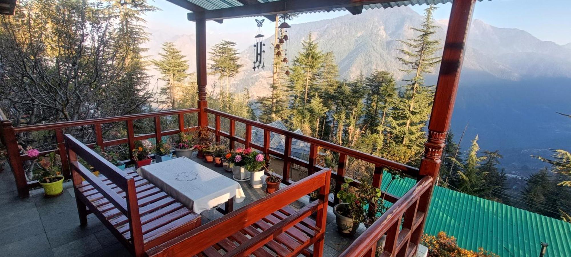 Ishan Log Huts-A Boutique Home Stay Banjār Zewnętrze zdjęcie